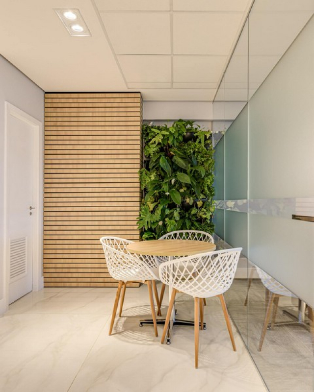 Projeto de Jardim Vertical Sala de Jantar Casa Verde - Jardim Vertical com Flores